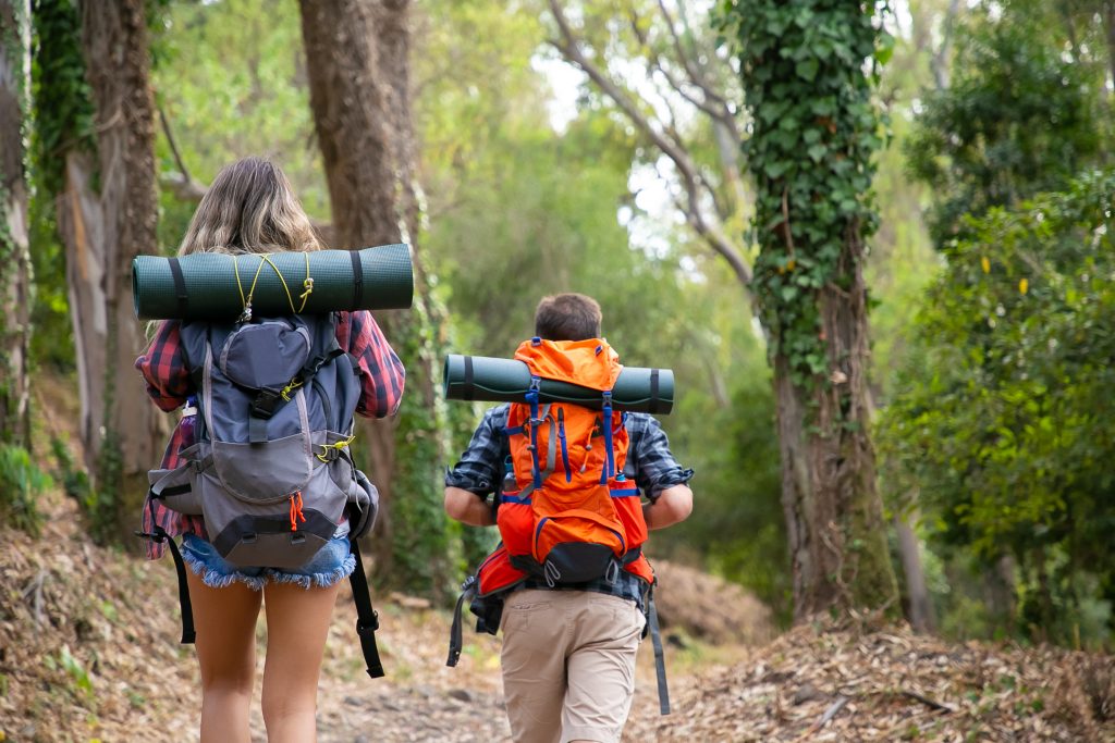 backpacker travel hacks